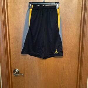 2 for 1* Air Jordan basketball shorts w/drawstring & pockets size L